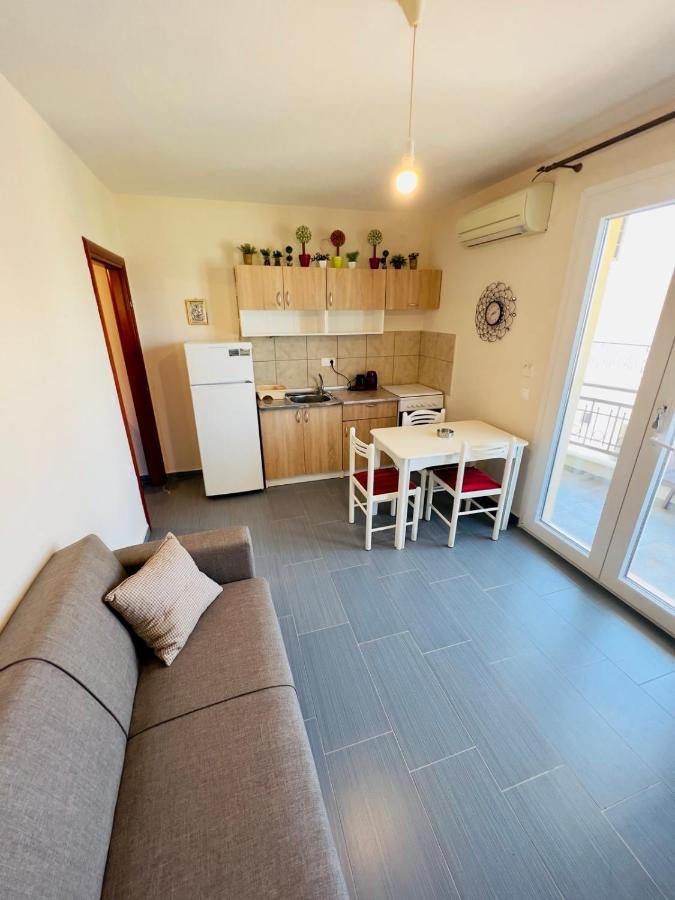 Geka'S Apartment Skala Rachoni  ภายนอก รูปภาพ
